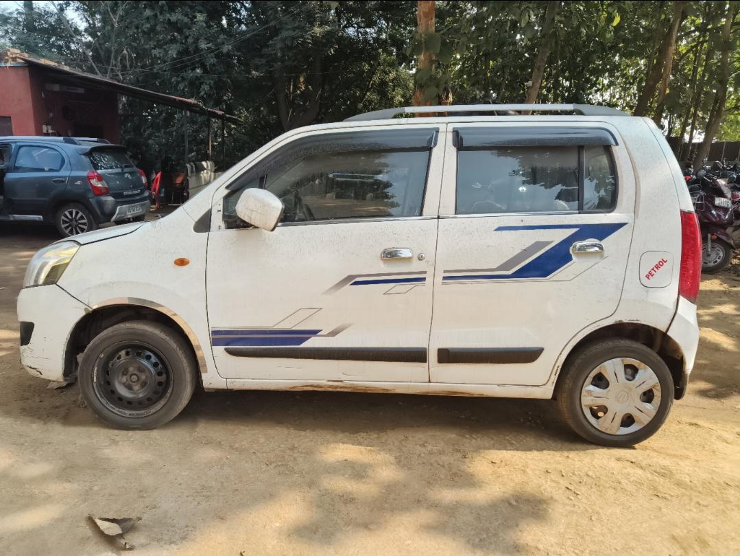 2017 Maruti Suzuki Wagon R VXi Plus (O) 2017 Maruti Suzuki Wagon R VXi Plus (O)