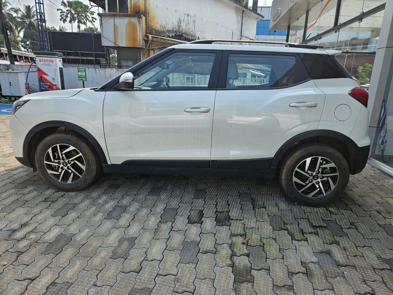 2021 Mahindra XUV300 W8 (O) Dual Tone Diesel 2021 Mahindra XUV300 W8 (O) Dual Tone Diesel