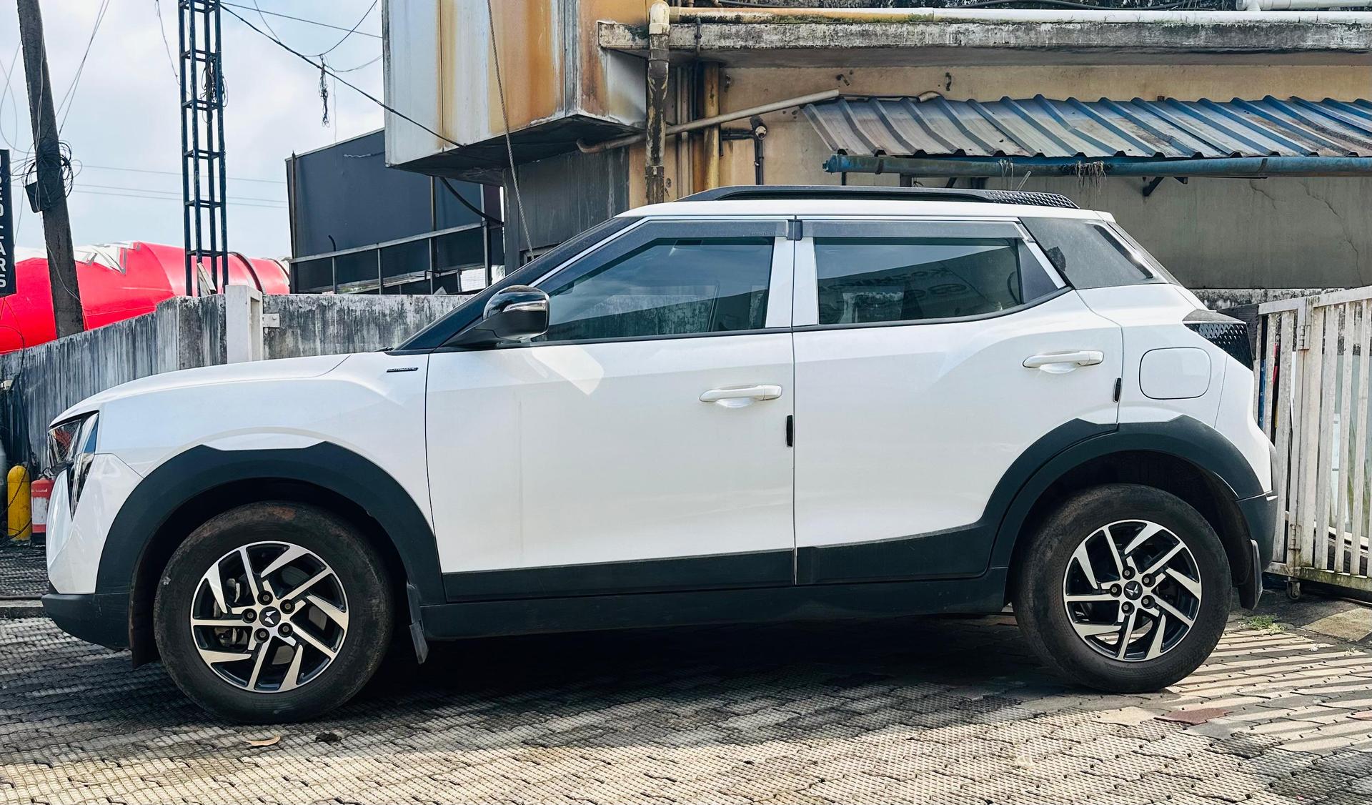 2024 Mahindra XUV 3XO MX2 Pro 1.2 L TCMPFi 2024 Mahindra XUV 3XO MX2 Pro 1.2 L TCMPFi