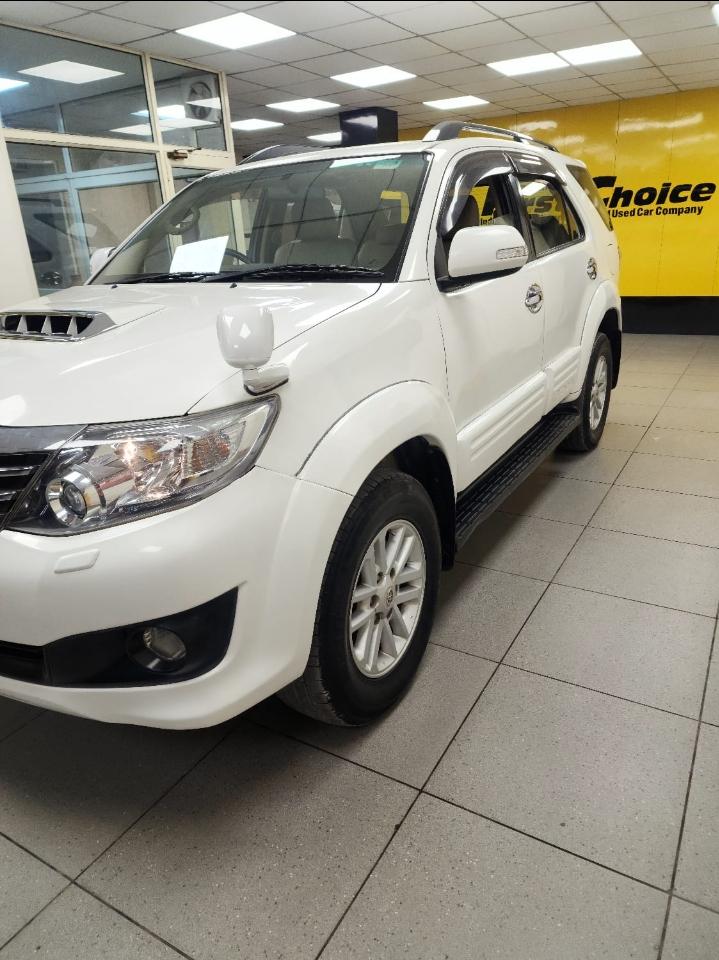2014 Toyota Fortuner 3.0 4x2 AT 2014 Toyota Fortuner 3.0 4x2 AT