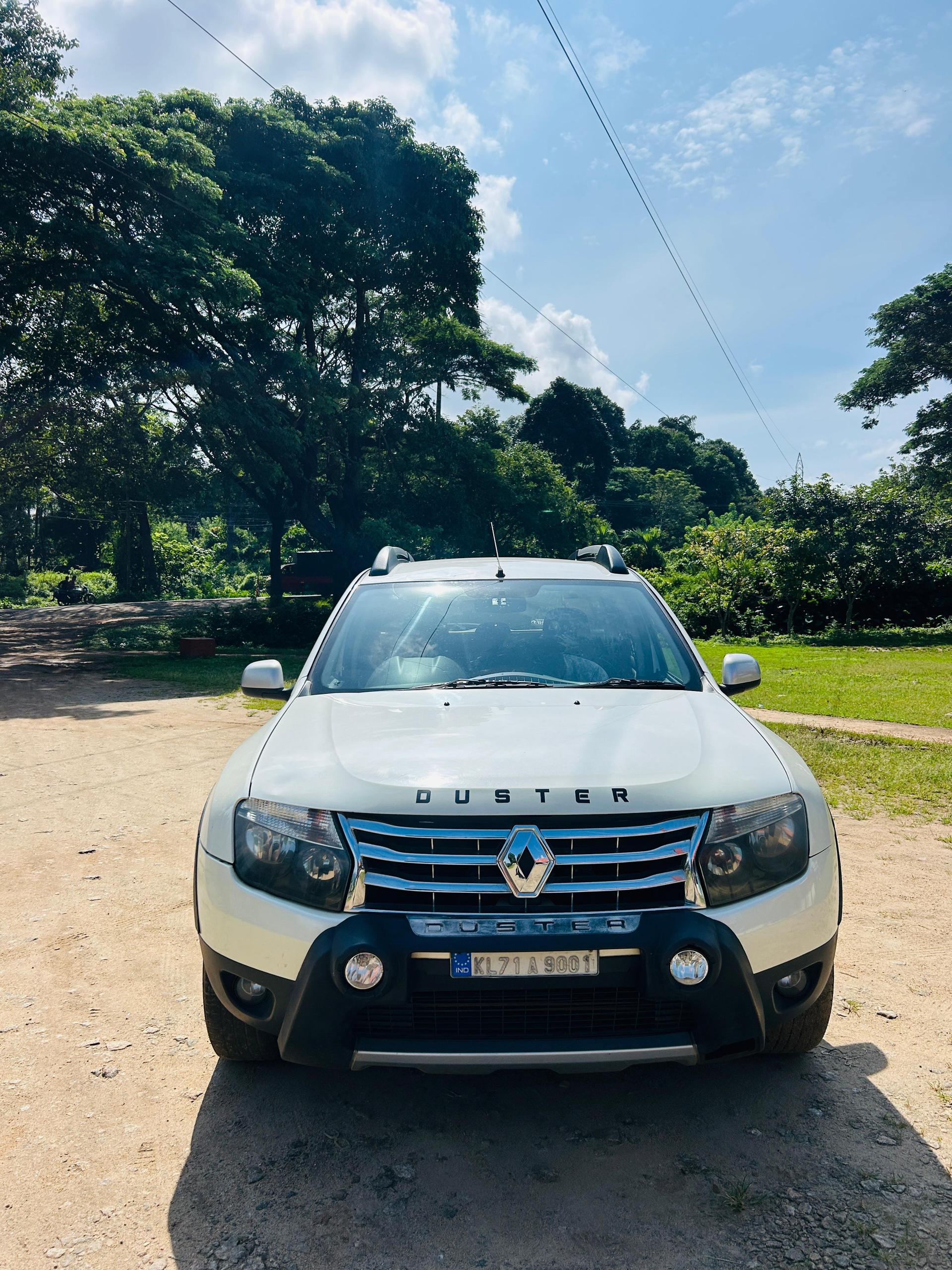 2014 Renault Duster Petrol RXL 2014 Renault Duster Petrol RXL