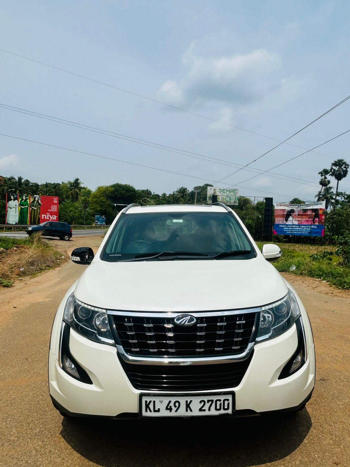2018 Mahindra XUV500 W11 AT 2018 Mahindra XUV500 W11 AT