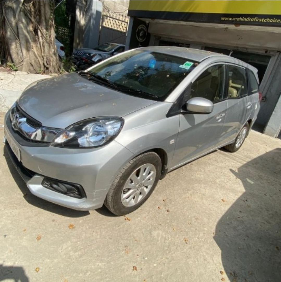 2015 Honda Mobilio V Diesel 2015 Honda Mobilio V Diesel