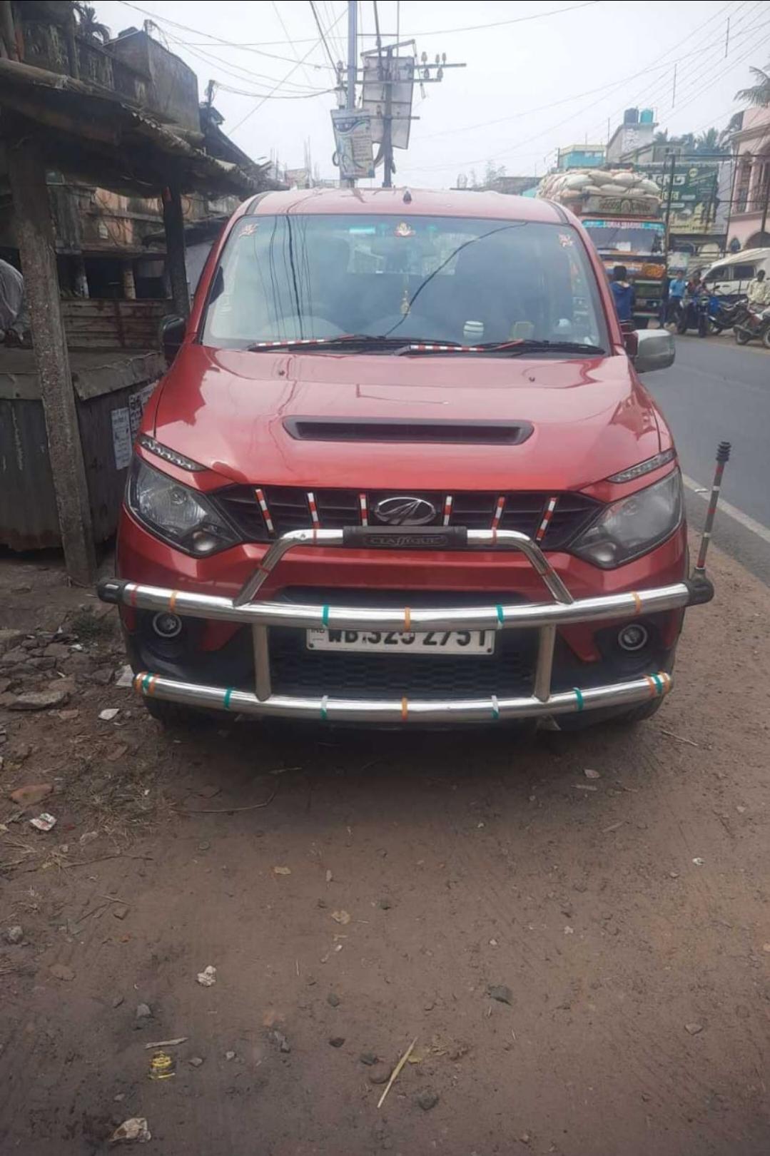 2016 Mahindra NuvoSport N8 2016 Mahindra NuvoSport N8