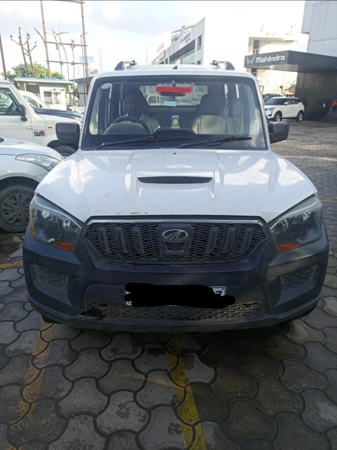 2015 Mahindra Scorpio S4 Plus 4WD 2015 Mahindra Scorpio S4 Plus 4WD
