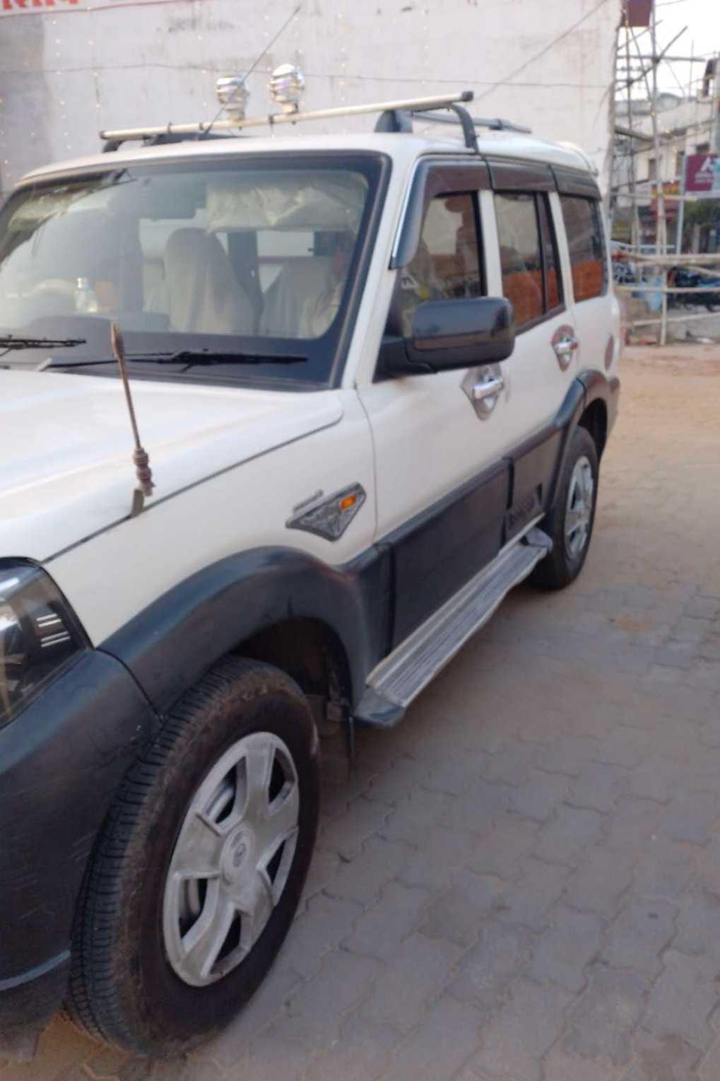 2016 Mahindra Scorpio S4 2WD 2016 Mahindra Scorpio S4 2WD