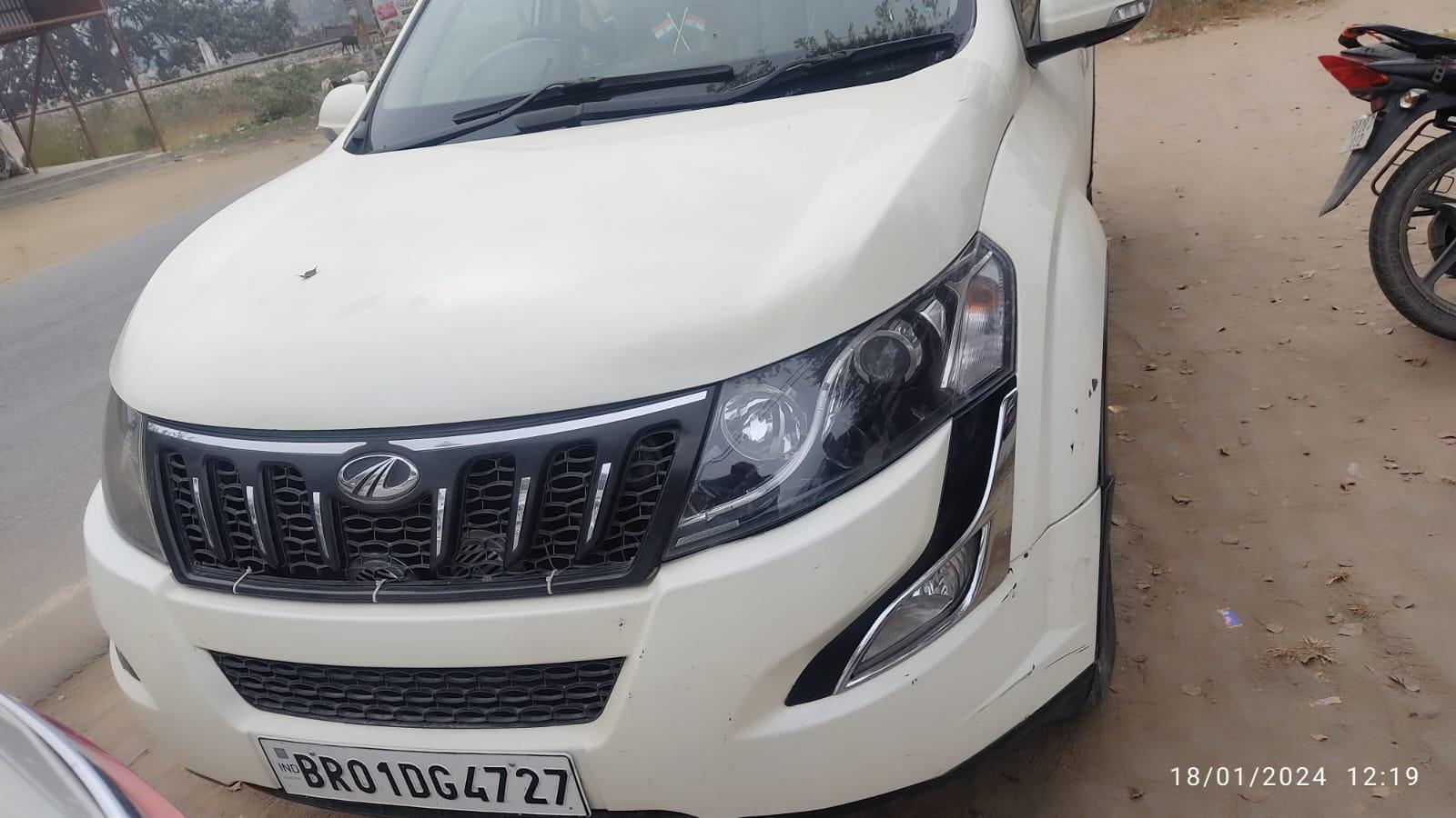 2017 Mahindra XUV500 W8 FWD 2017 Mahindra XUV500 W8 FWD