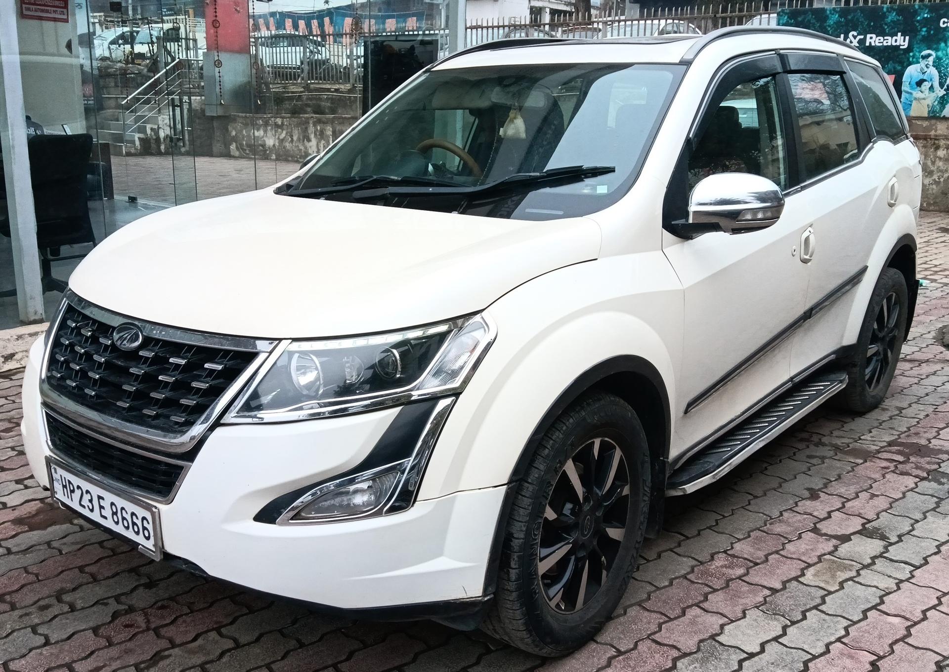 2018 Mahindra XUV500 W10 FWD 2018 Mahindra XUV500 W10 FWD
