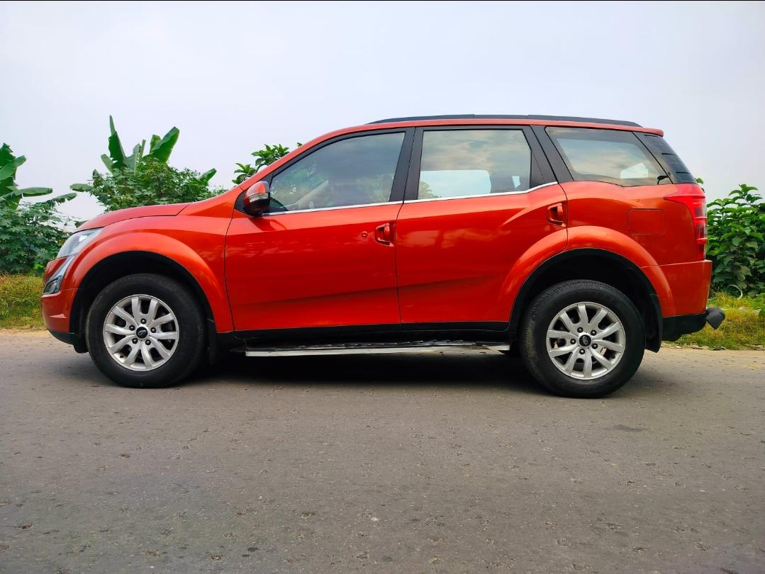 2017 Mahindra XUV500 W10 FWD 2017 Mahindra XUV500 W10 FWD