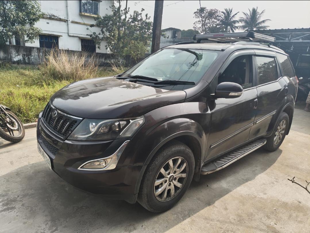 2016 Mahindra XUV500 W10 FWD 2016 Mahindra XUV500 W10 FWD