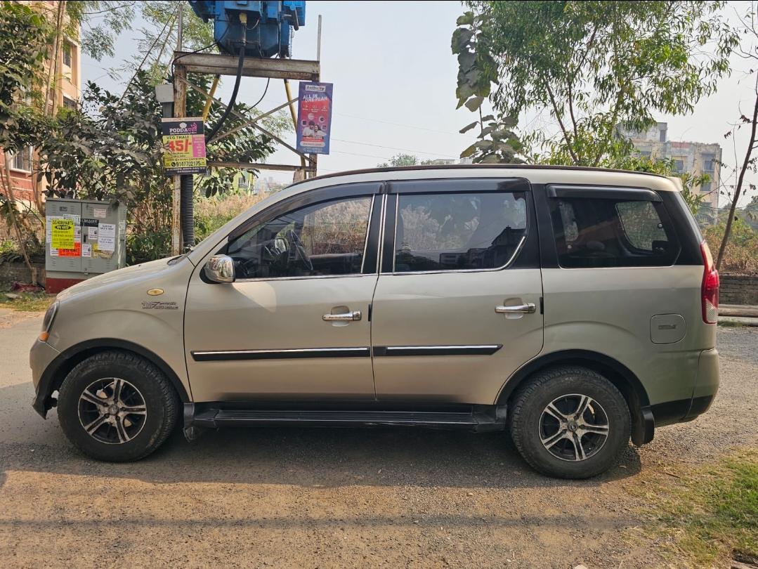 2013 Mahindra Xylo E8 2013 Mahindra Xylo E8