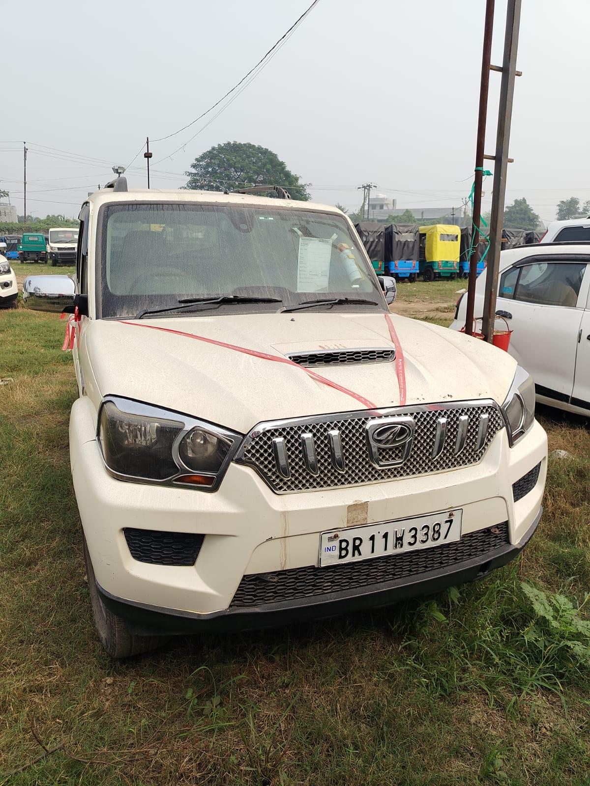 2015 Mahindra Scorpio S6 2015 Mahindra Scorpio S6