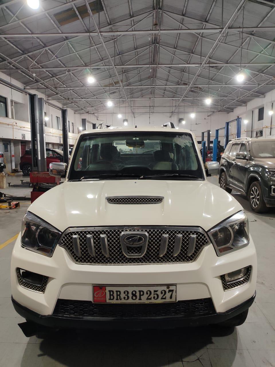 2017 Mahindra Scorpio S6 2017 Mahindra Scorpio S6