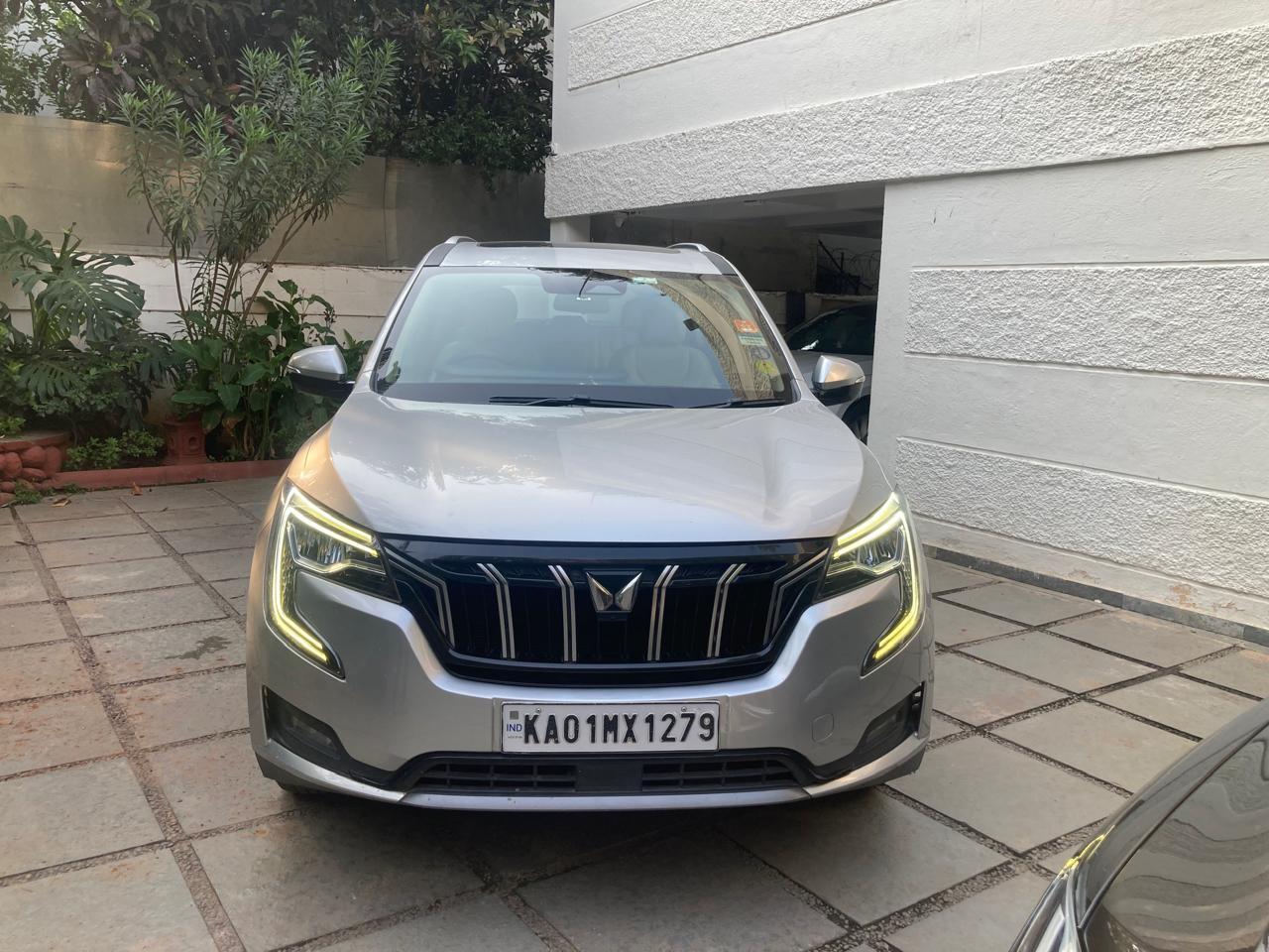 2022 Mahindra XUV700 AX7 AT AWD Luxury Diesel 7 STR 2022 Mahindra XUV700 AX7 AT AWD Luxury Diesel 7 STR