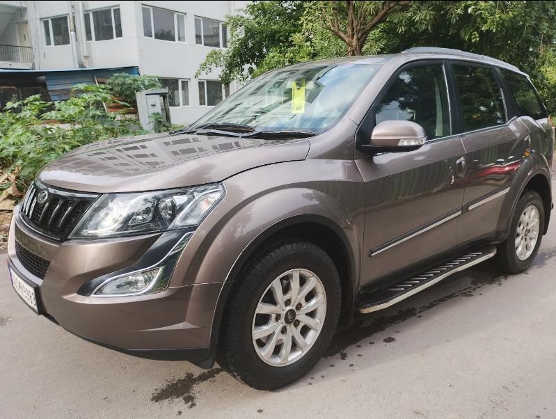 2017 Mahindra XUV500 W10 FWD 2017 Mahindra XUV500 W10 FWD