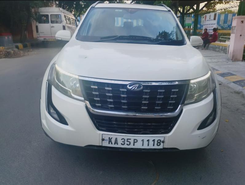 2019 Mahindra XUV500 W11 2019 Mahindra XUV500 W11