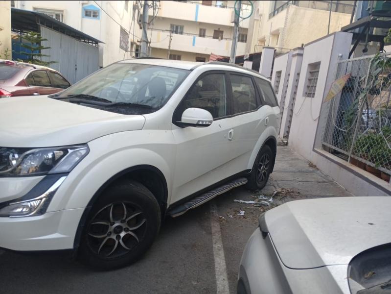 2016 Mahindra XUV500 W6 FWD 2016 Mahindra XUV500 W6 FWD