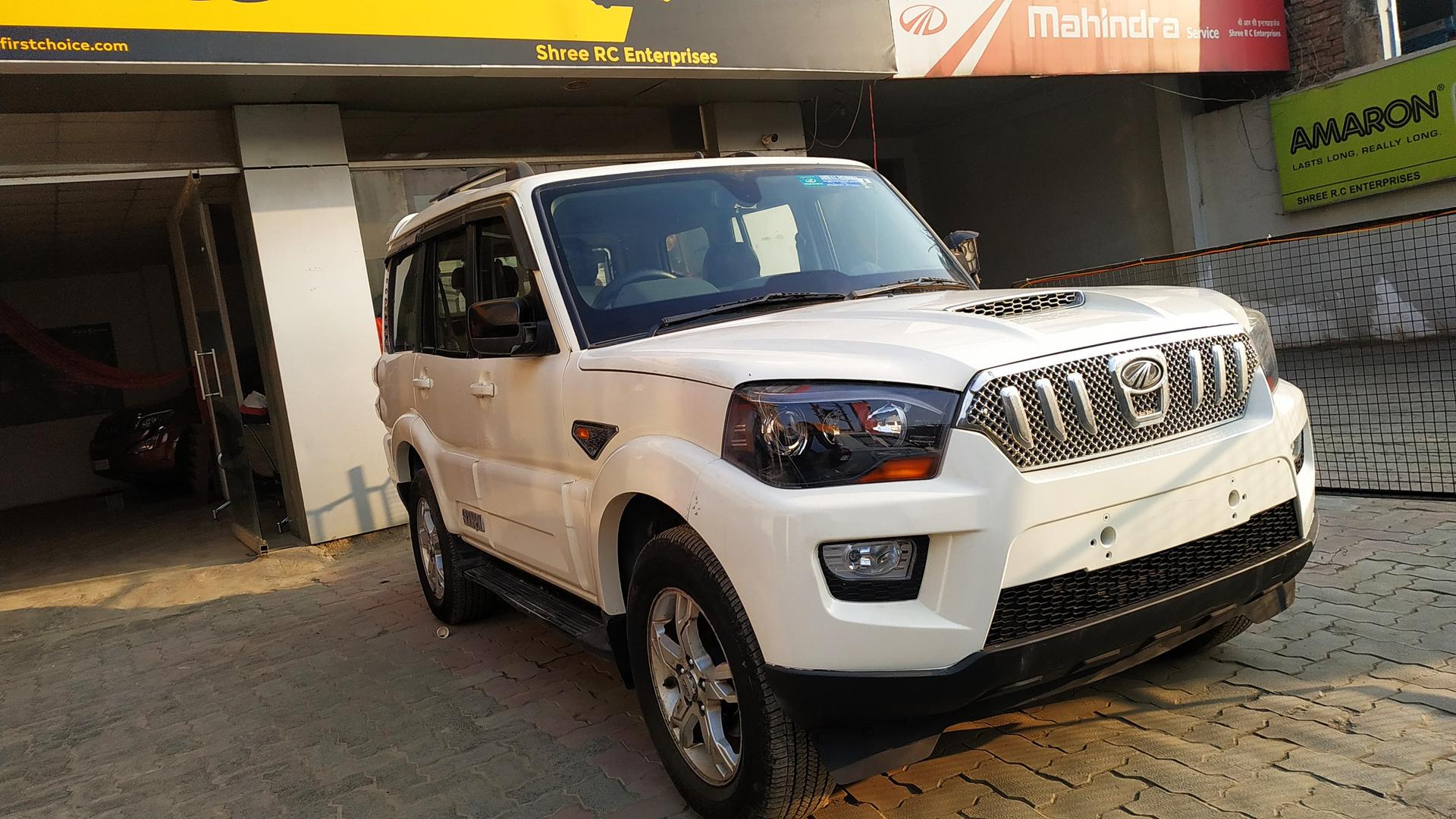 2015 Mahindra Scorpio S10 2WD 2015 Mahindra Scorpio S10 2WD