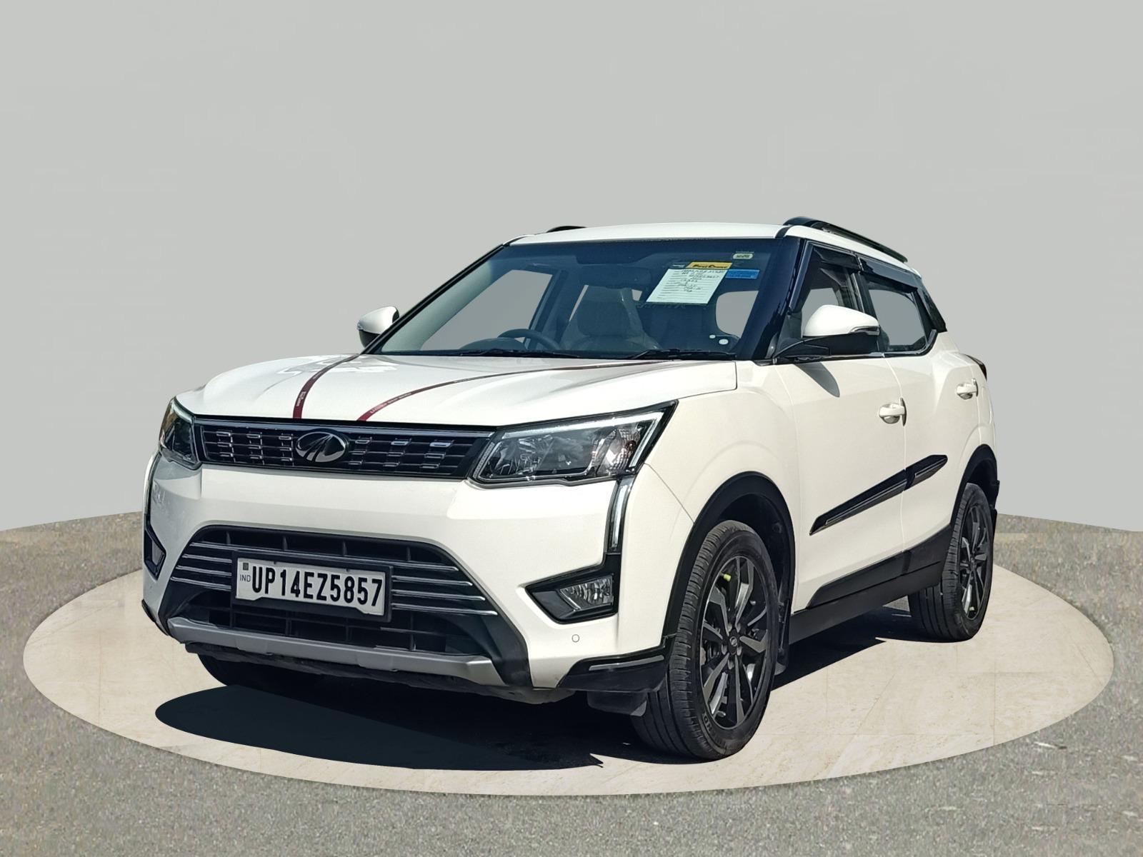 2022 Mahindra XUV300 W8 (O) Petrol 2022 Mahindra XUV300 W8 (O) Petrol