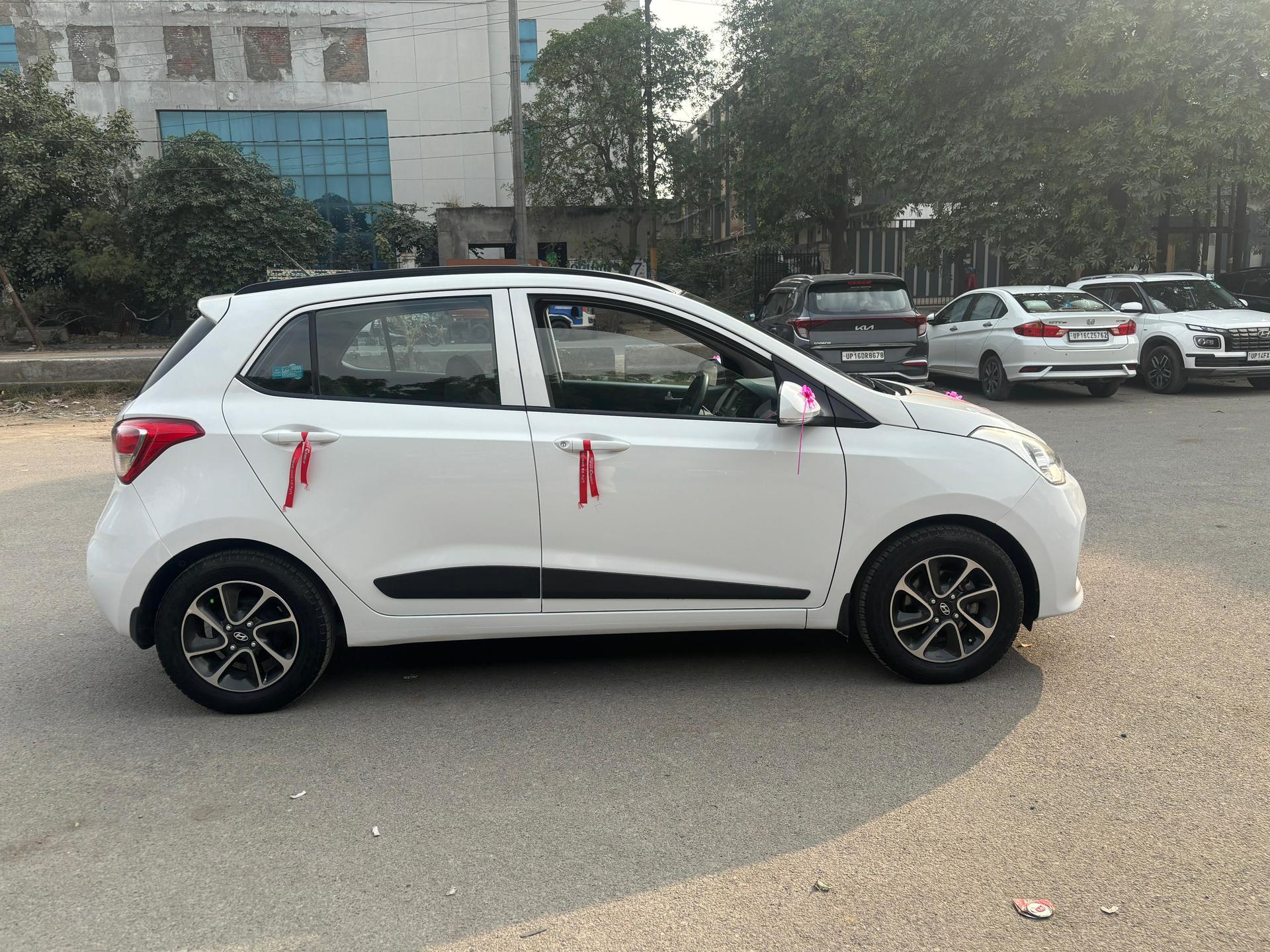 2017 Hyundai Grand i10 1.2 Sportz Petrol AT 2017 Hyundai Grand i10 1.2 Sportz Petrol AT