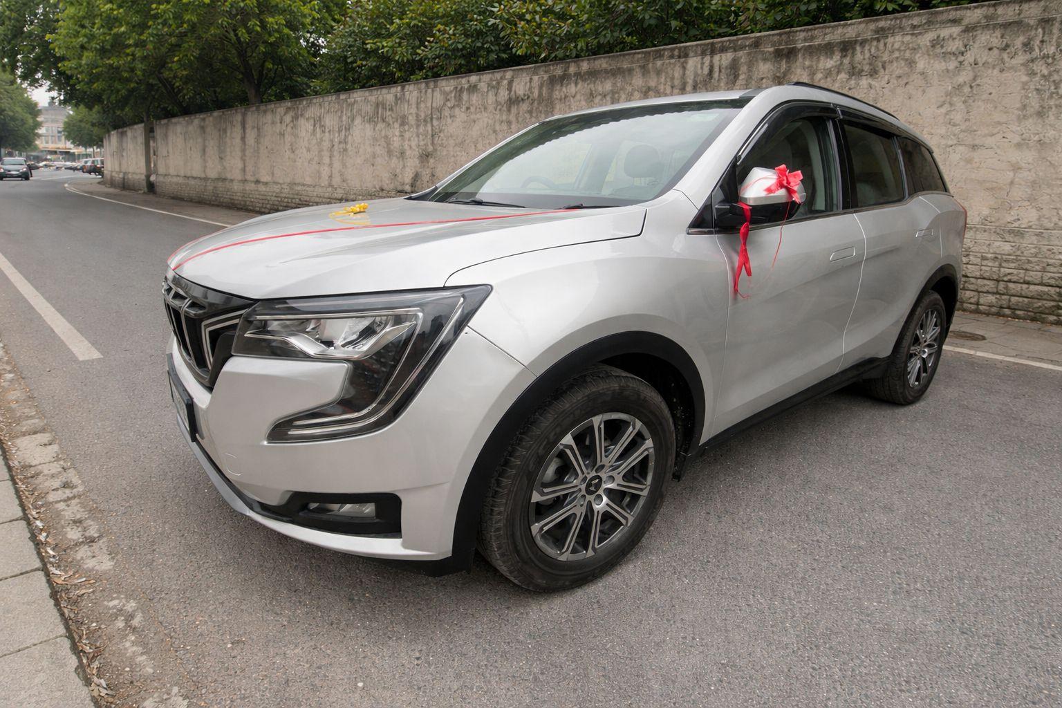 2022 Mahindra XUV700 AX7 MT Diesel 7 STR 2022 Mahindra XUV700 AX7 MT Diesel 7 STR