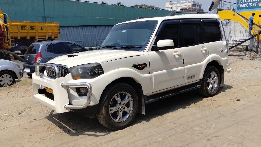2015 Mahindra Scorpio S10 1.99-Litre 2015 Mahindra Scorpio S10 1.99-Litre