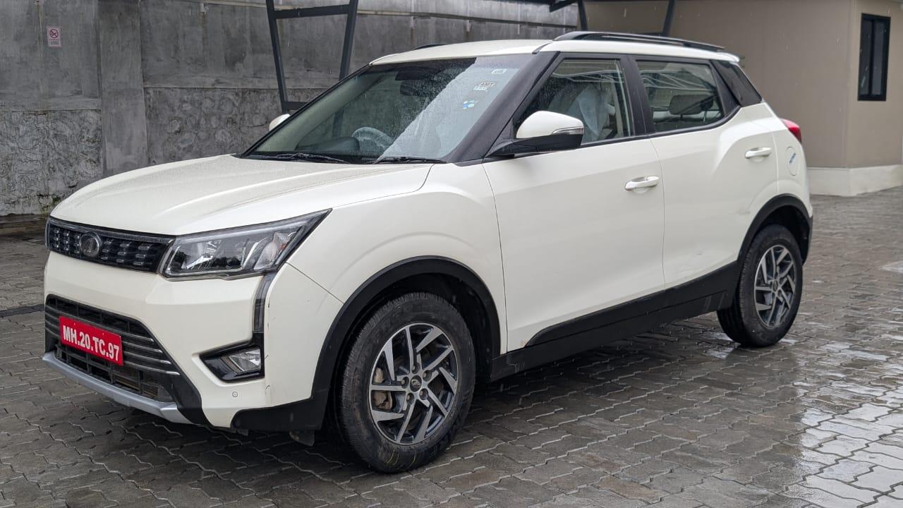 2022 Mahindra XUV300 W8 (O) AMT 2022 Mahindra XUV300 W8 (O) AMT