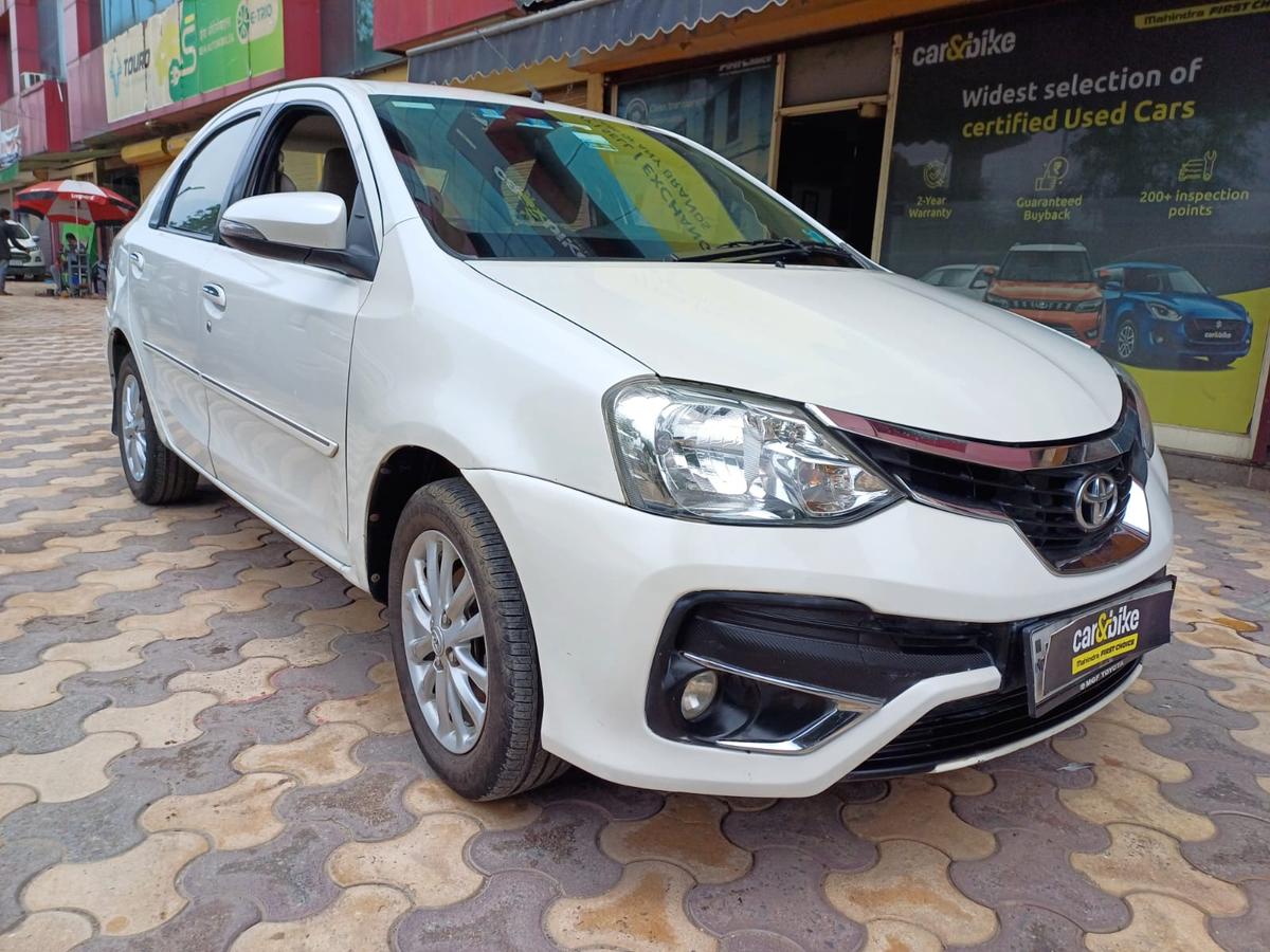Toyota Should I Sell My Car To A Dealership Used 2018 Toyota Etios