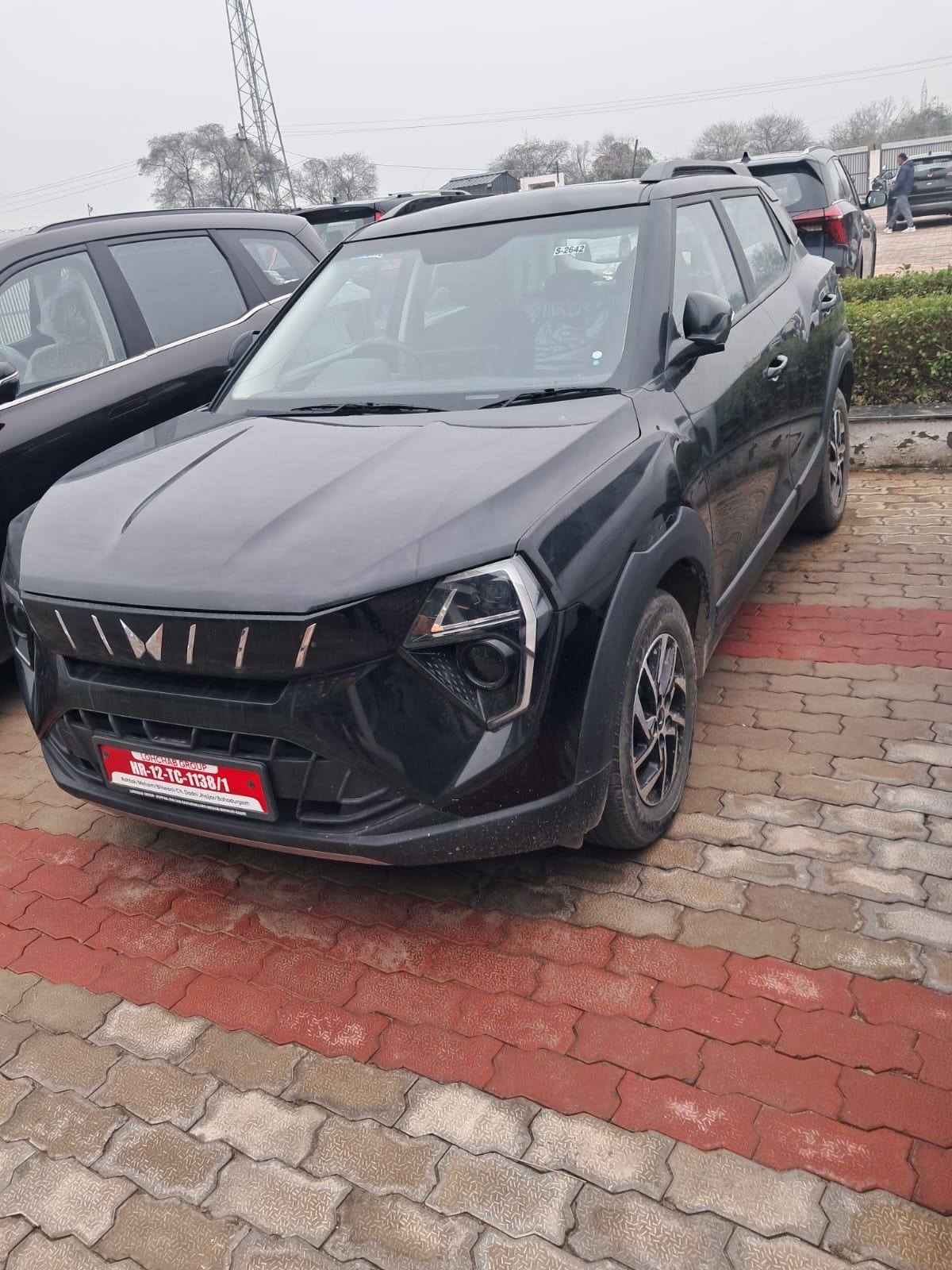 2024 Mahindra XUV 3XO AX5 1.2 L TCMPFi 2024 Mahindra XUV 3XO AX5 1.2 L TCMPFi
