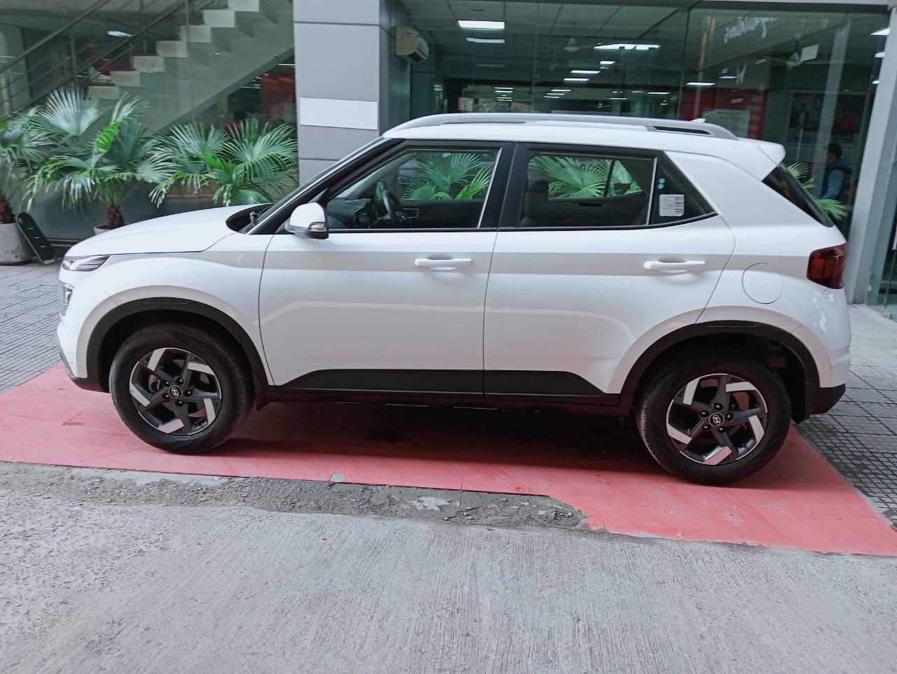 2021 Hyundai Venue SX (O) 1.0 iMT Petrol 2021 Hyundai Venue SX (O) 1.0 iMT Petrol