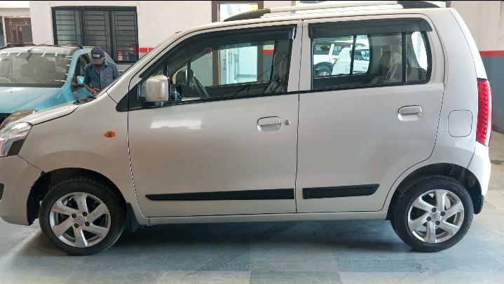 2018 Maruti Suzuki Wagon R VXi Plus AMT 2018 Maruti Suzuki Wagon R VXi Plus AMT