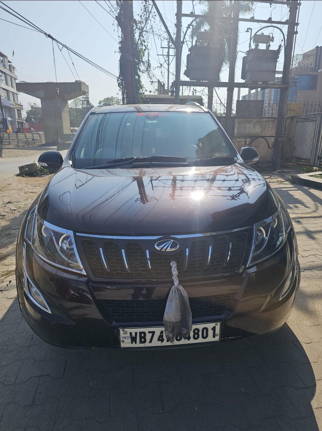2018 Mahindra XUV500 W6 FWD 2018 Mahindra XUV500 W6 FWD