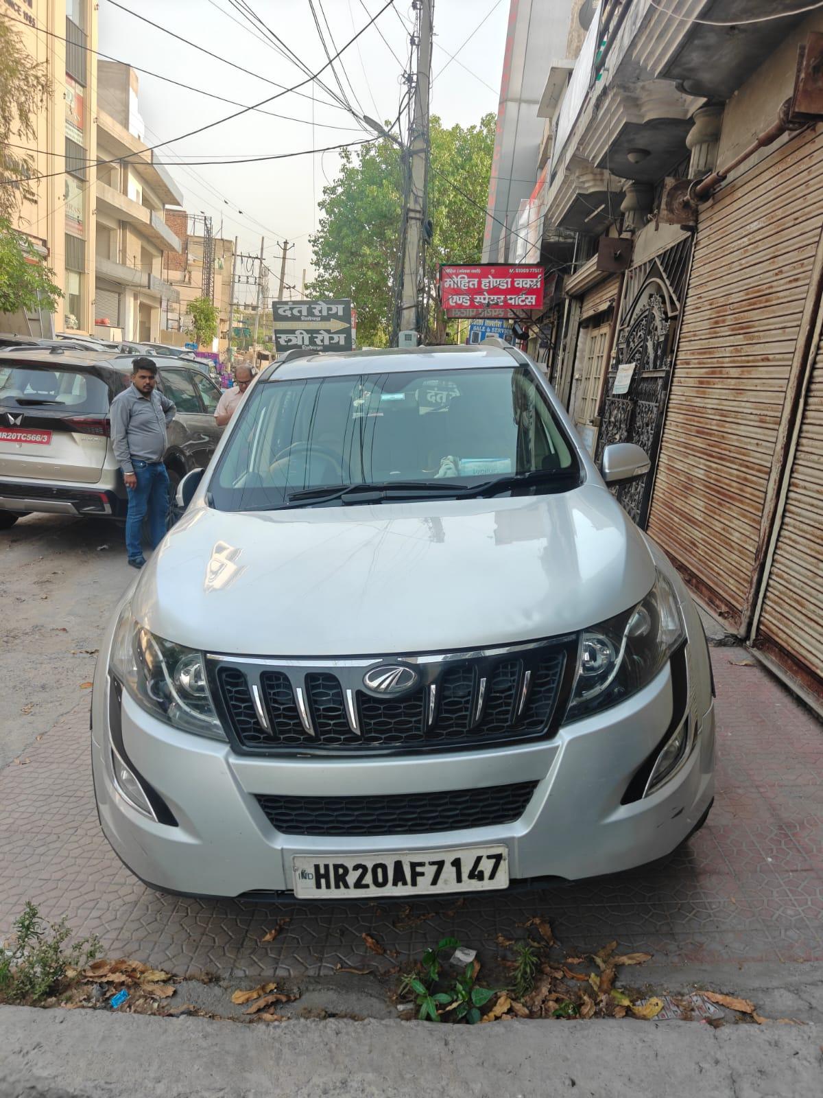 2016 Mahindra XUV500 W10 FWD 2016 Mahindra XUV500 W10 FWD