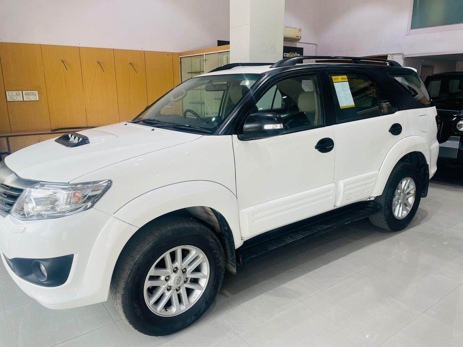 2014 Toyota Fortuner 3.0 4x2 MT 2014 Toyota Fortuner 3.0 4x2 MT