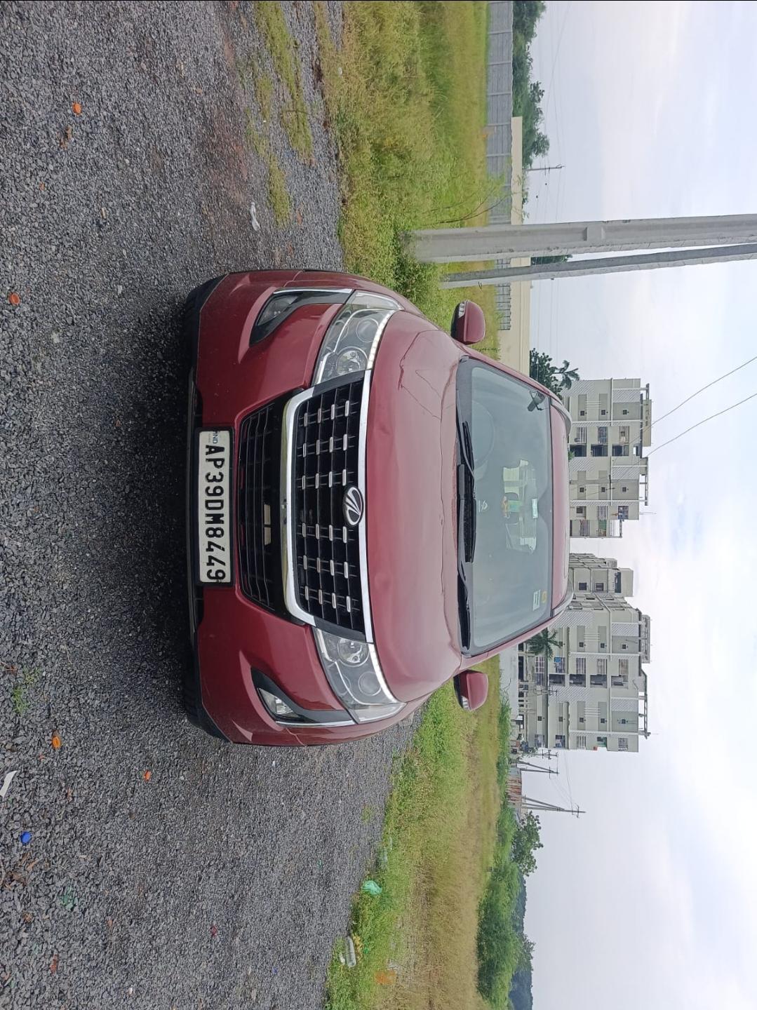 2019 Mahindra XUV500 W11 2019 Mahindra XUV500 W11