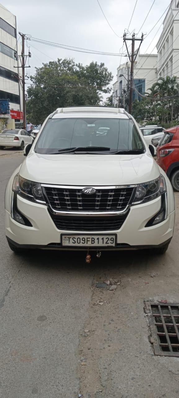 2021 Mahindra XUV500 W11 2021 Mahindra XUV500 W11