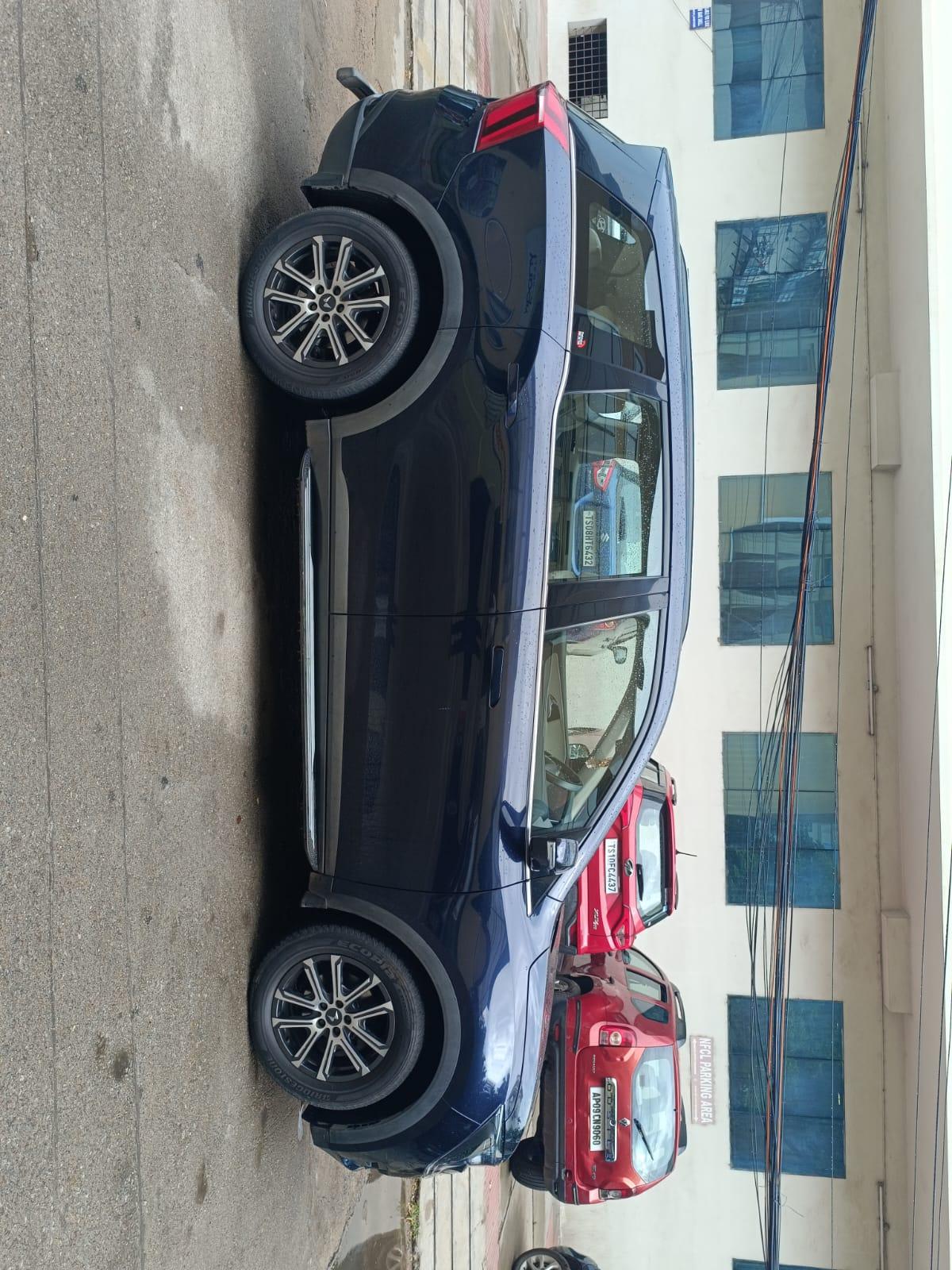 2023 Mahindra XUV700 AX7 MT Diesel 7 STR 2023 Mahindra XUV700 AX7 MT Diesel 7 STR