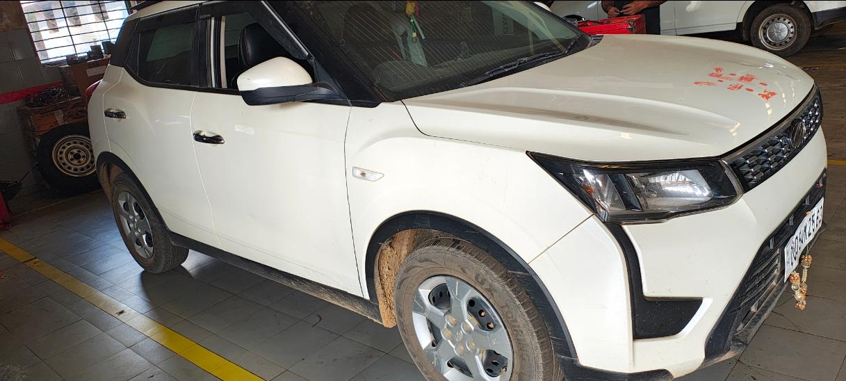 2021 Mahindra XUV300 W6 Petrol 2021 Mahindra XUV300 W6 Petrol