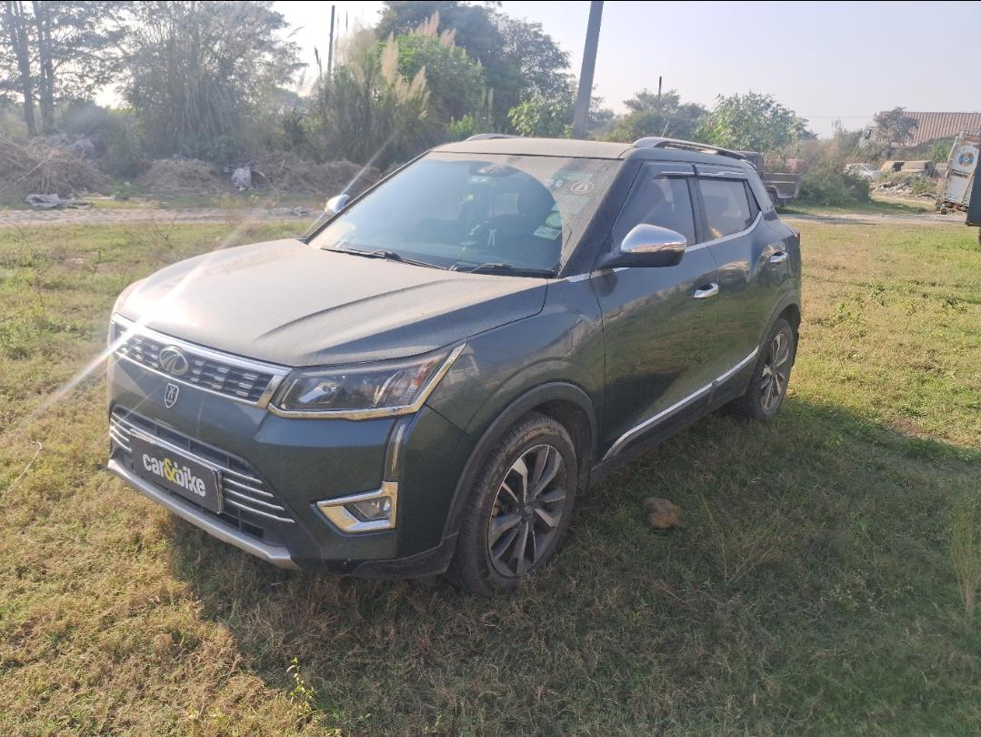 2020 Mahindra XUV300 W8 (O) Dual Tone Petrol BS IV 2020 Mahindra XUV300 W8 (O) Dual Tone Petrol BS IV