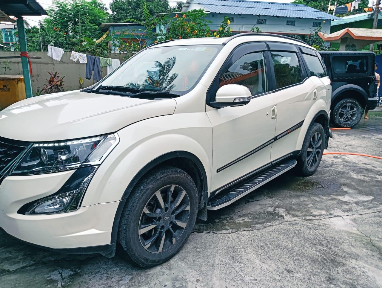 2019 Mahindra XUV500 W11 2019 Mahindra XUV500 W11