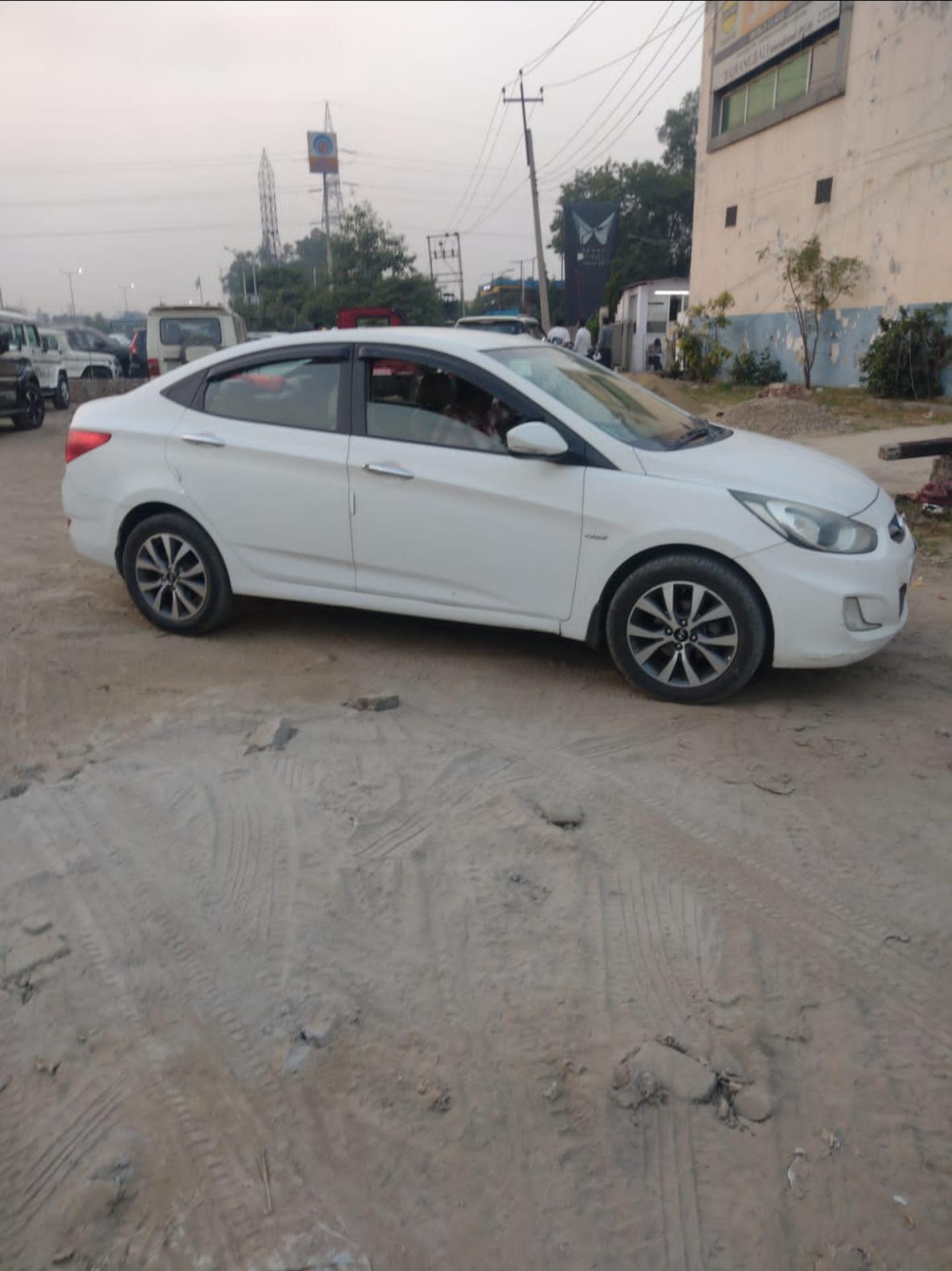 2014 Hyundai Verna 1.6 CRDi SX MT 2014 Hyundai Verna 1.6 CRDi SX MT