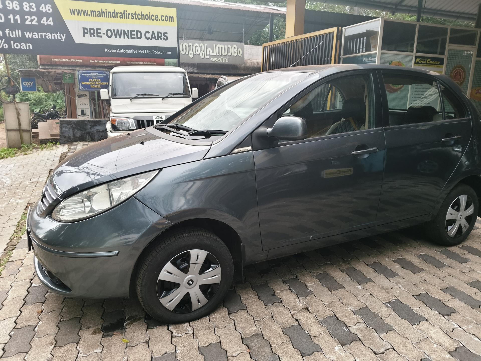 2012 Tata Indica Vista LX Quadrajet 2012 Tata Indica Vista LX Quadrajet