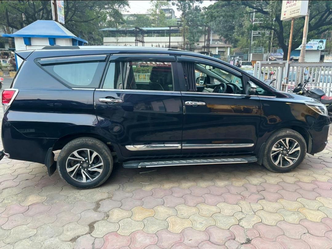2022 Toyota Innova Crysta 2.4 G MT 7-Seater BS IV 2022 Toyota Innova Crysta 2.4 G MT 7-Seater BS IV