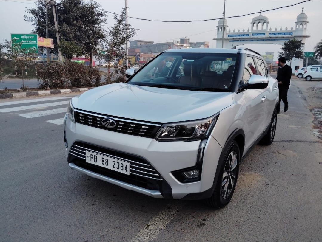 2019 Mahindra XUV300 W8 (O) Petrol BS IV 2019 Mahindra XUV300 W8 (O) Petrol BS IV