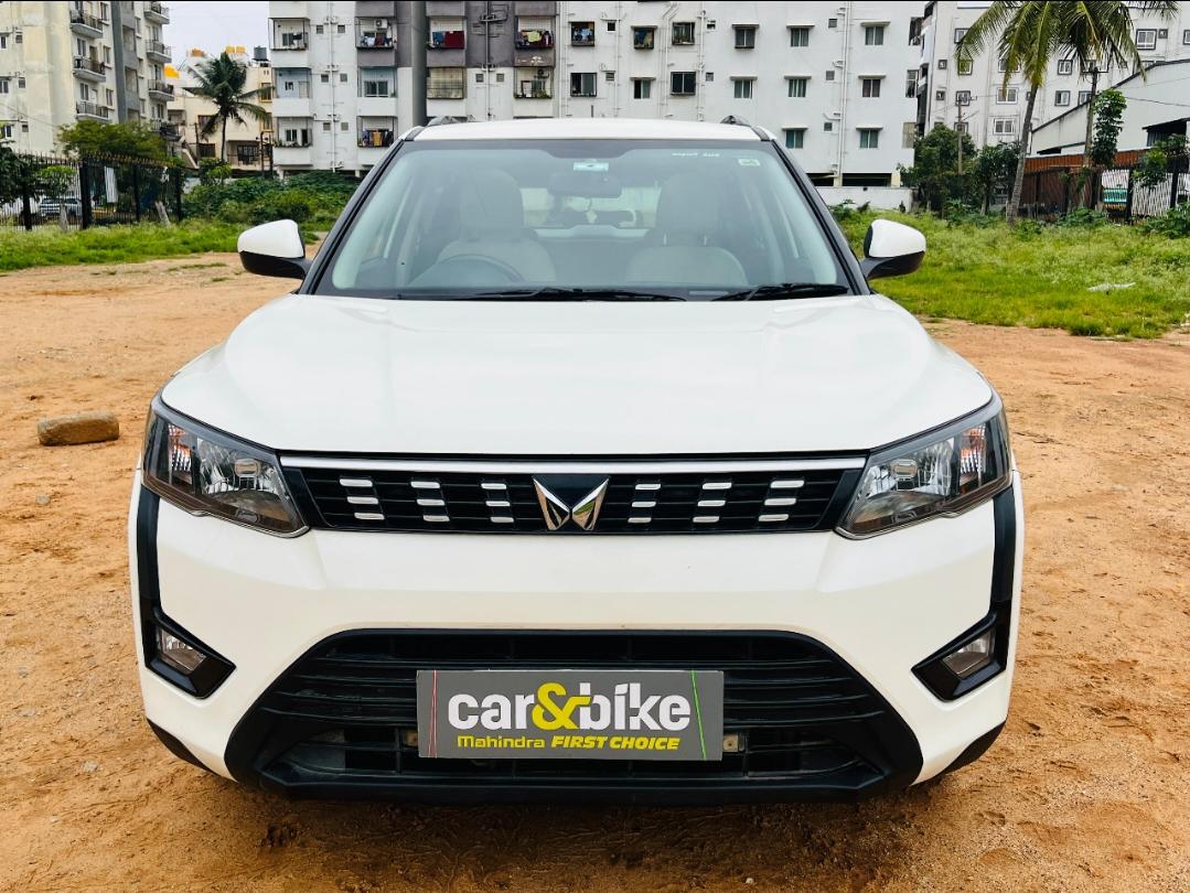 2023 Mahindra XUV300 W6 AMT Diesel 2023 Mahindra XUV300 W6 AMT Diesel