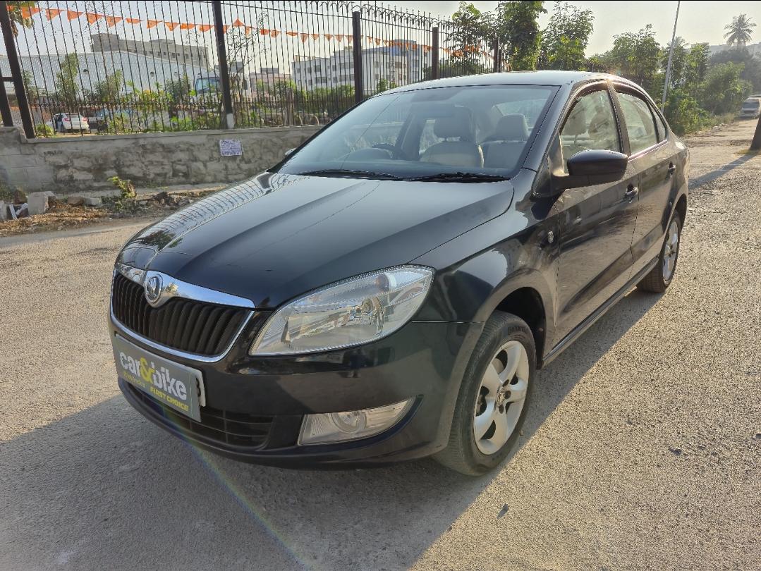 2015 Skoda Rapid 1.6 MPI Ambition Petrol BS IV 2015 Skoda Rapid 1.6 MPI Ambition Petrol BS IV