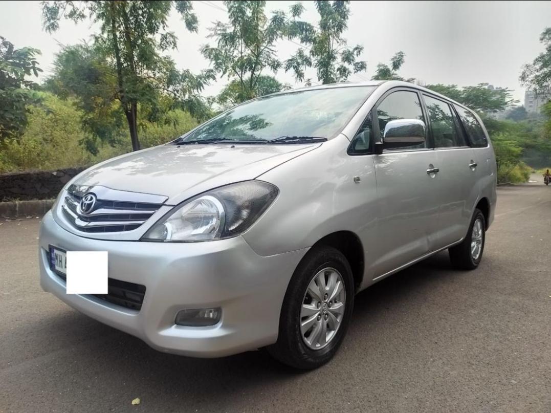 2010 Toyota Innova 2.5 V 2010 Toyota Innova 2.5 V