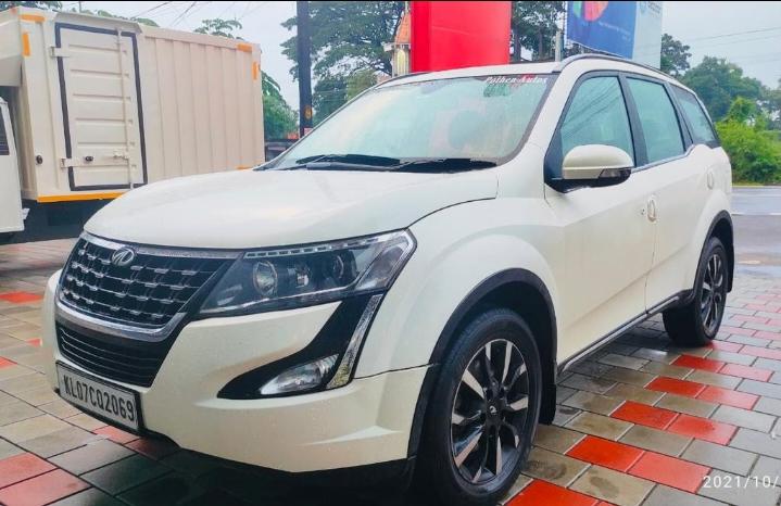 2018 Mahindra XUV500 W10 AWD AT 2018 Mahindra XUV500 W10 AWD AT