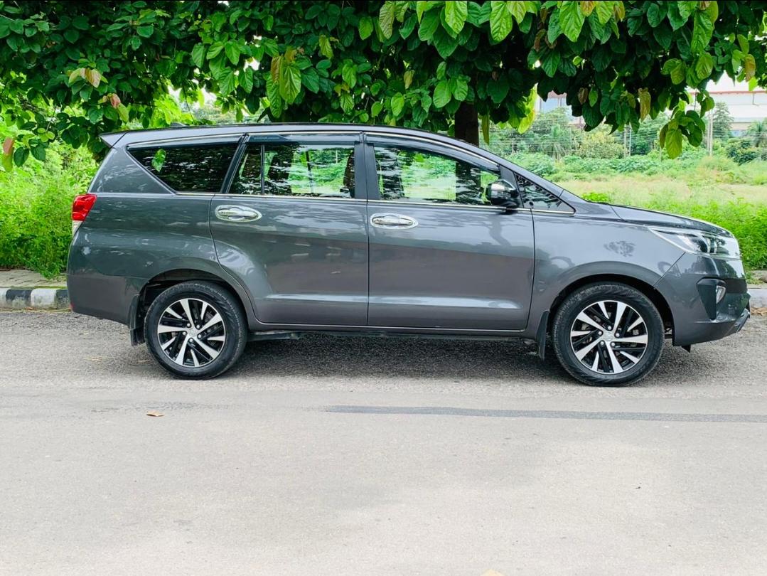 2021 Toyota Innova Crysta 2.4 ZX AT 7-Seater 2021 Toyota Innova Crysta 2.4 ZX AT 7-Seater