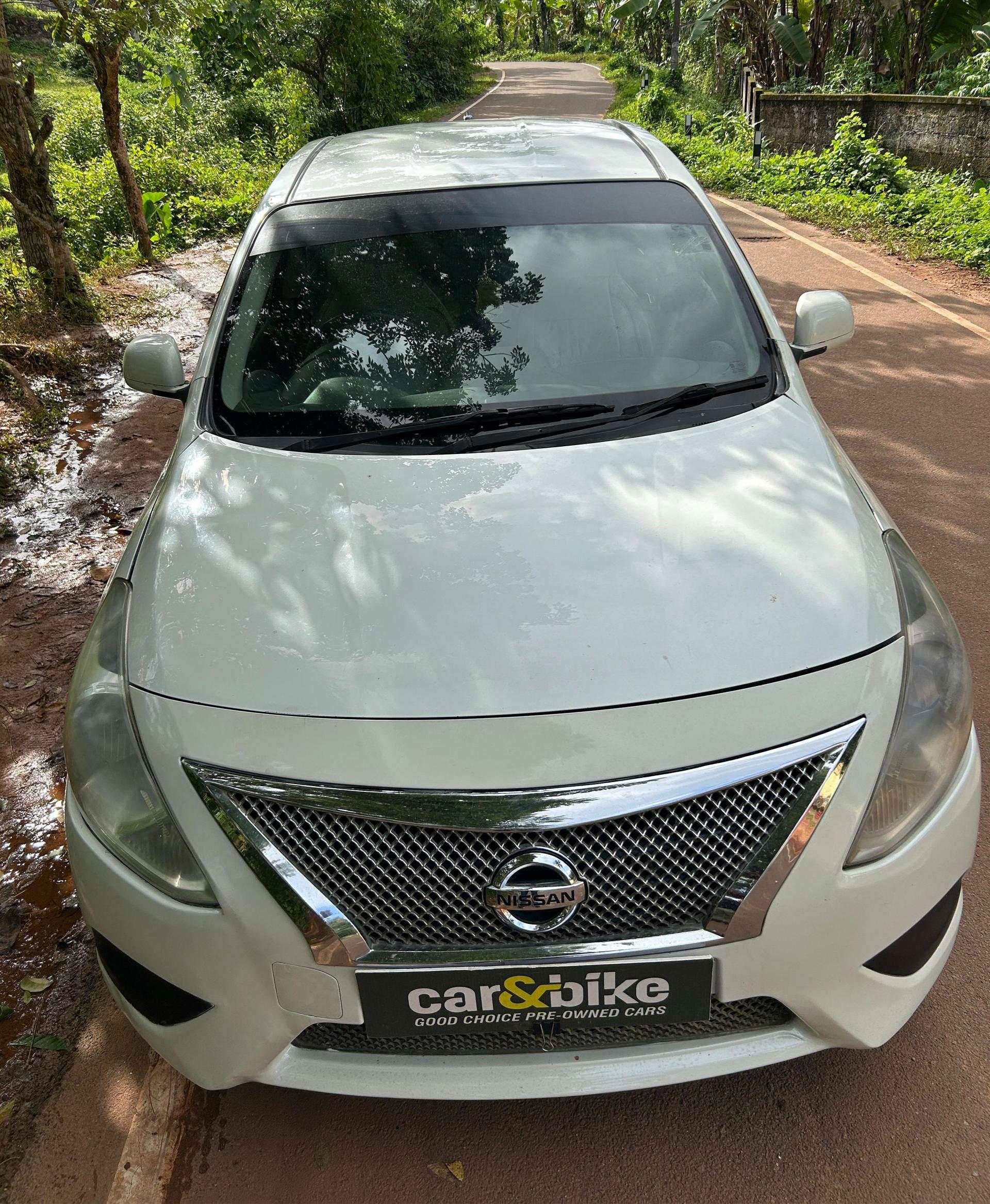 2015 Nissan Sunny XE Petrol 2015 Nissan Sunny XE Petrol